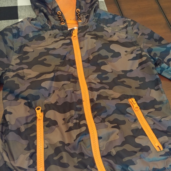 COPY - Epic Thread camo windbreaker w/hood. - Picture 2 of 8